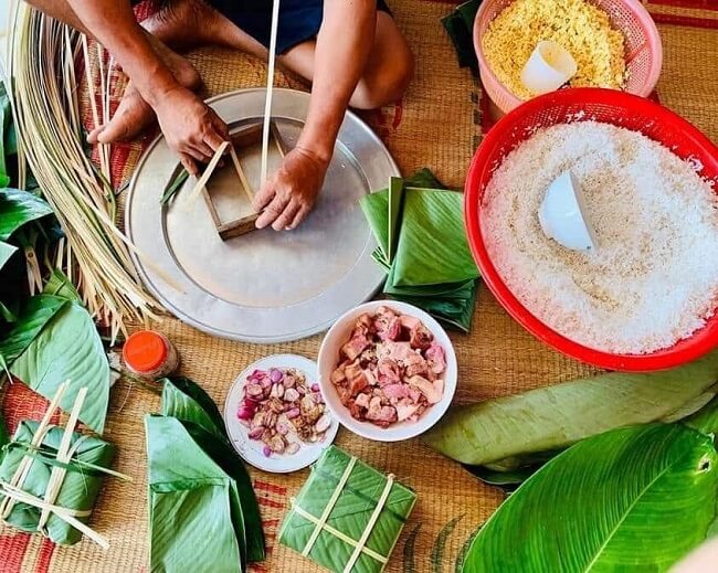Cách gói bánh chưng bằng khuôn