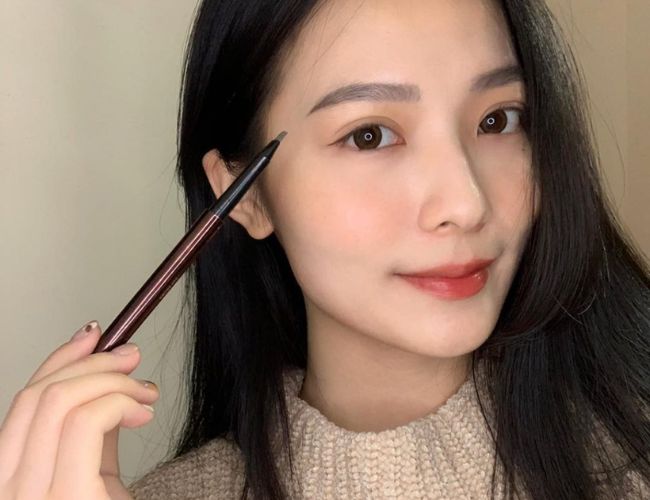Kẻ mắt kiểu tự nhiên